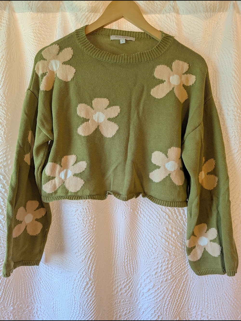 Nectar Clothing Olive Green Floral Cropped Sweater with Cream Flowers
